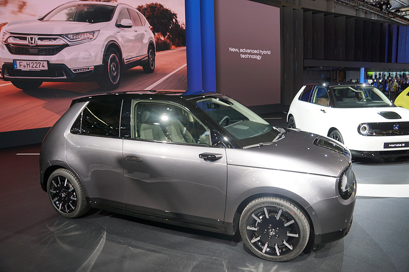 すべての4輪商品を2025年までに電動車両に置き換えることを目指して2019年初頭に「CR-V HYBRID」を販売開始