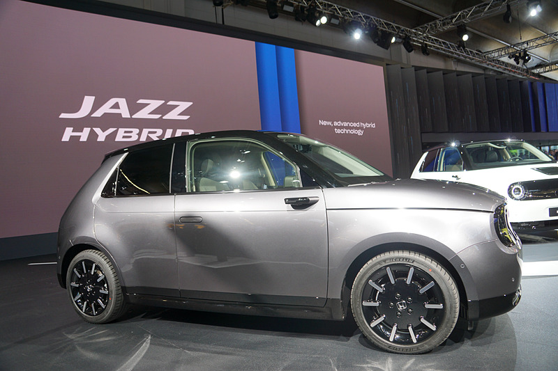 全モデルハイブリッド化される新型Jazzの予告がされた