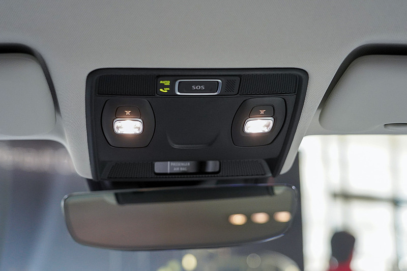 ルーフにあるマップランプ