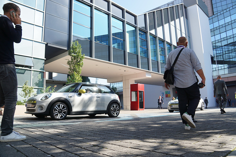 MINIの新型EV「MINI Cooper S E」