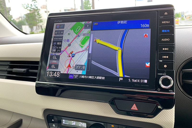 ディスプレイは、角度がもう少し立っているとより見やすくなると思うのだが……