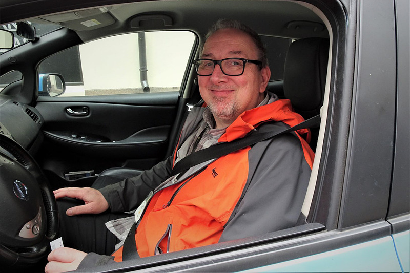 初代リーフに乗るヨーンさん