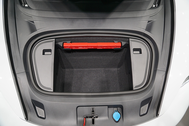 フロントのラゲッジスペース