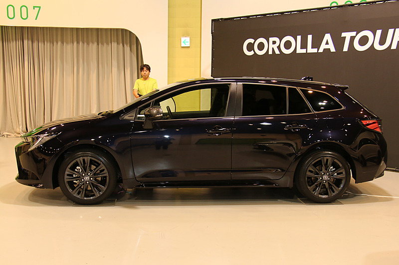 新型カローラ ツーリング