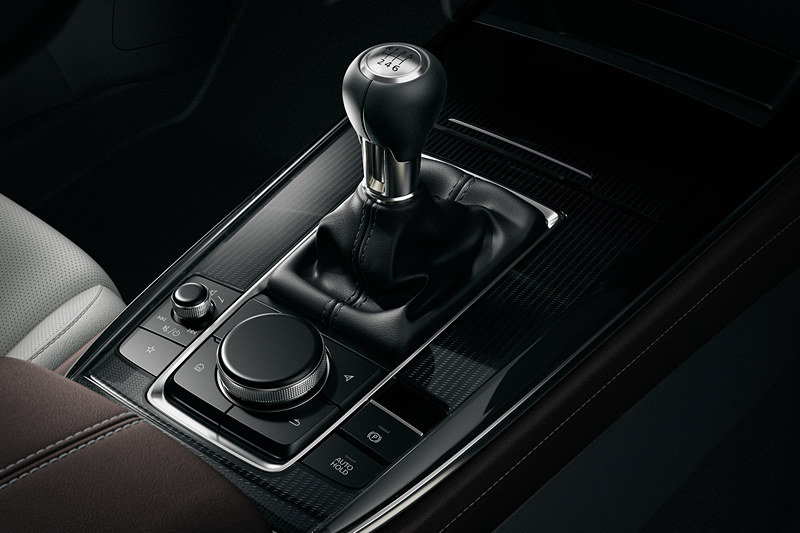 ガソリンモデルには6速MTの「SKYACTIV-MT」を設定