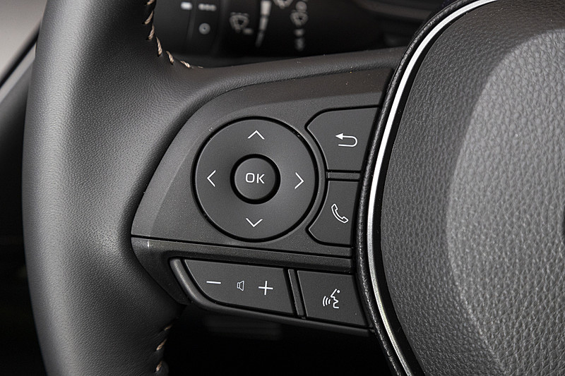 ステアリングスイッチ