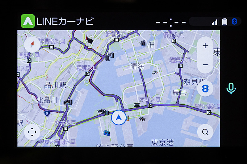 スマートフォンと接続することでLINE カーナビなどのアプリが使用可能