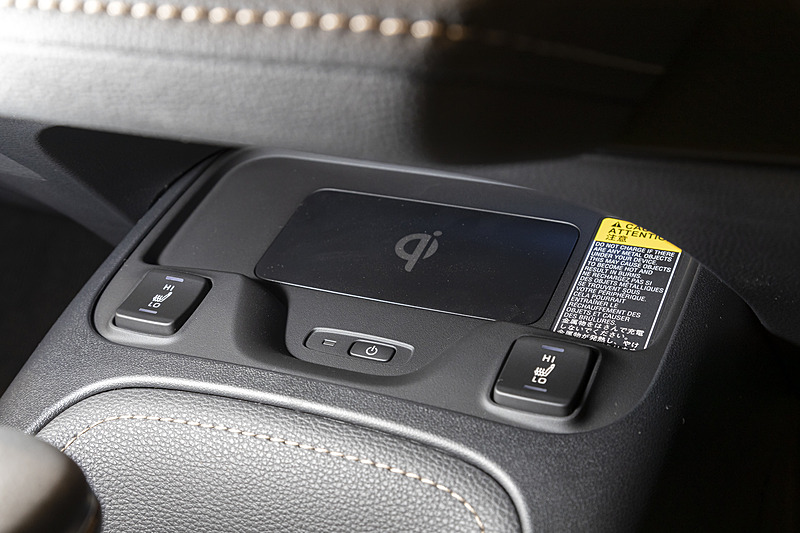 「おくだけ充電」はG-X以外にオプション設定。シートヒーターもG-X以外にオプション設定