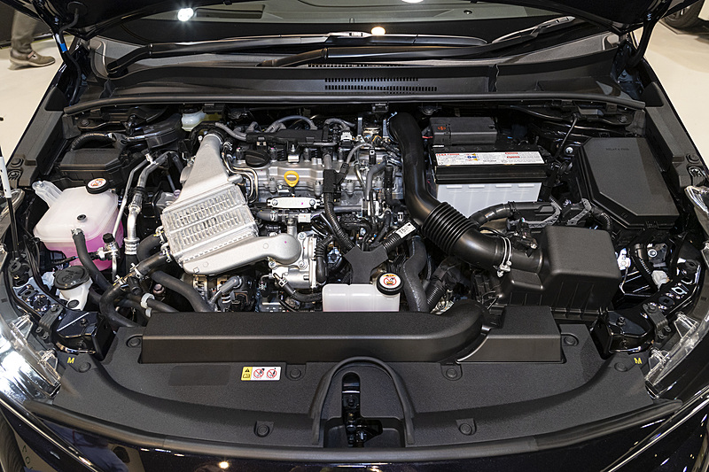 コンパクトな直列4気筒1.2リッター 直噴ターボエンジンを搭載。スペックは最高出力85kW（116PS）/5200-5600rpm、最大トルク185Nm（18.9kgfm）/1500-4000rpm