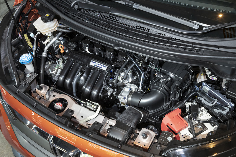 直列4気筒1.5リッターのi-VTECユニットに高出力モーターを組み合わせたハイブリッドシステムを搭載。ガソリン車もある