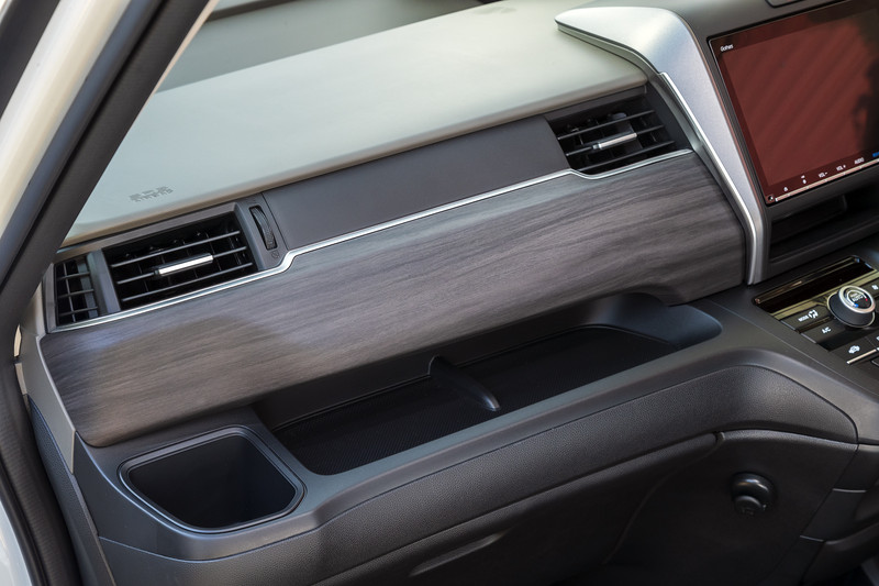 加飾はウォールナット ブラック