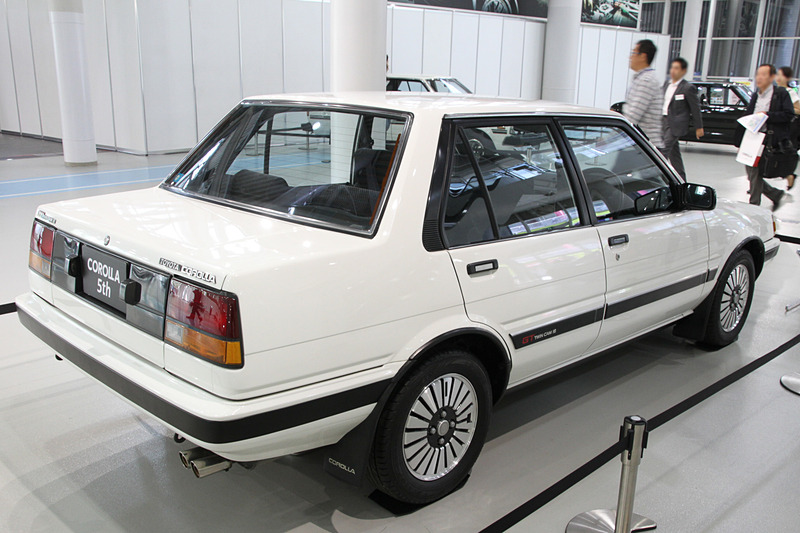 5代目カローラはセダンに初めてFFを採用。こちらはスポーティグレードの1600GT