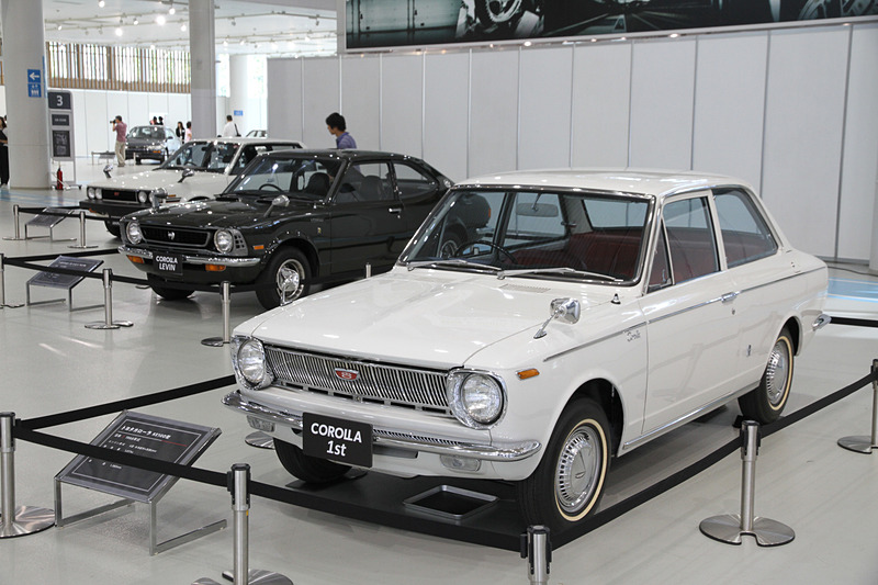 初代、2代目（レビン）、4代目の並び