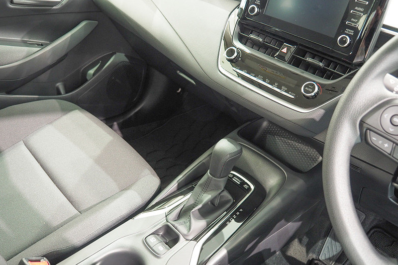 ディスプレイオーディオは全車標準。スマートフォンを使えばSDLに対応したアプリと連携して利用が可能だが、Apple CarPlayやAndroid Autoはオプションで利用できる