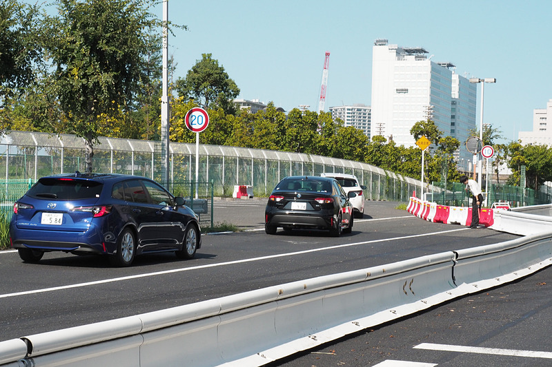 30台の新型カローラ、カローラ ツーリングがいっせいに試乗にスタート