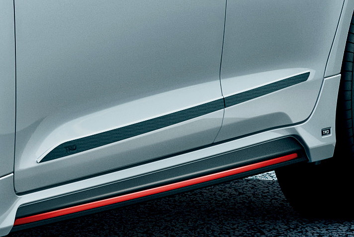 サイドガーニッシュ：1万5000円（税別）