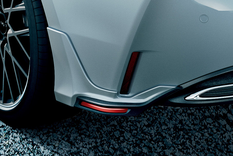 リアサイドスポイラー：4万1000円（税別）