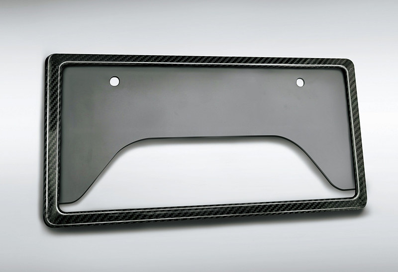 カーボンナンバーフレーム：1万8000円（税別）