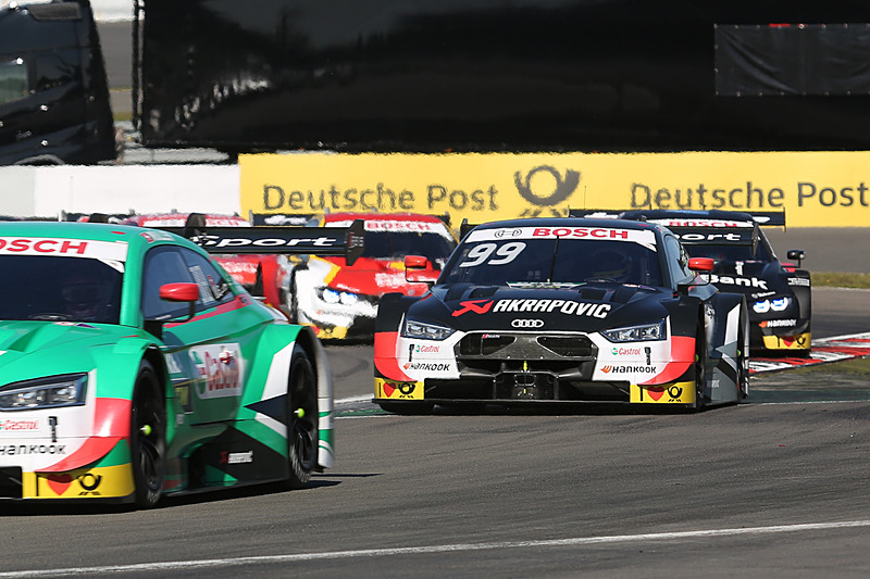 3位を走行するマイク・ロッケンフェラー（No.99）