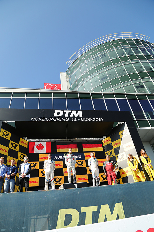 レース1の表彰式