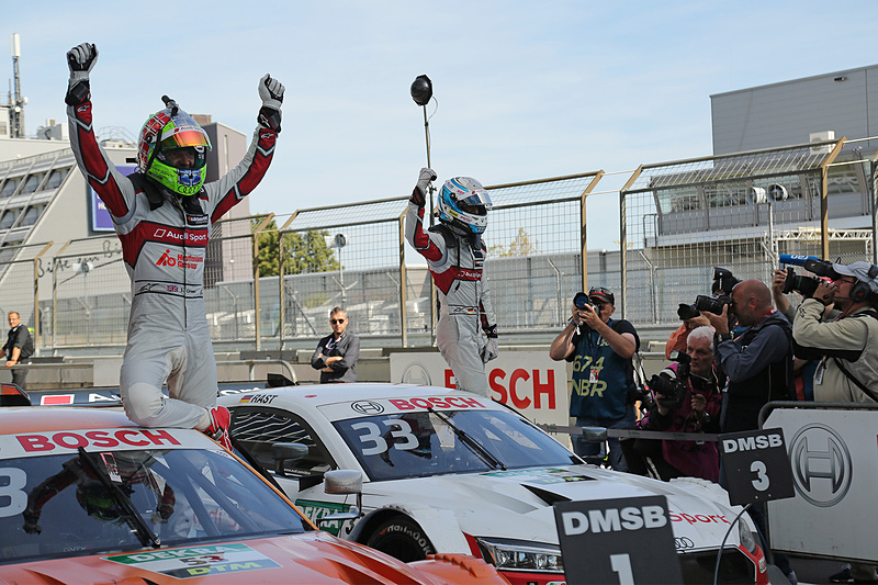 優勝したジェイミー・グリーン（手前）と3位でシリーズチャンピオンを決めたレネ・ラスト