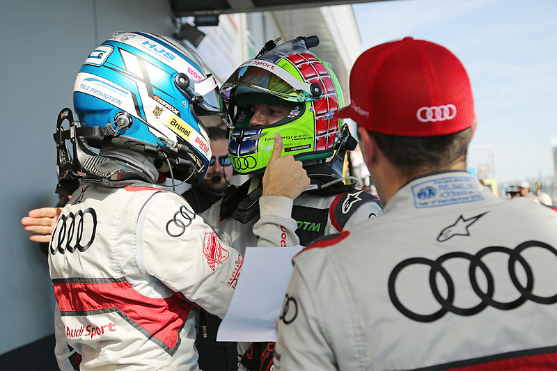 シリーズチャンピオンを決めたレネ・ラストを祝福するジェイミー・グリーン