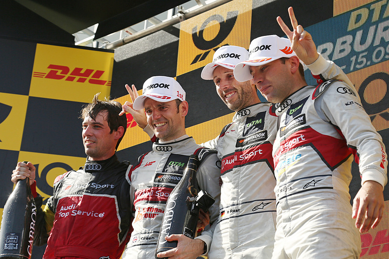 シリーズチャンピオンになったレネ・ラスト（中央）、優勝したジェイミー・グリーン（左）、2位のロビン・フラインス（右）