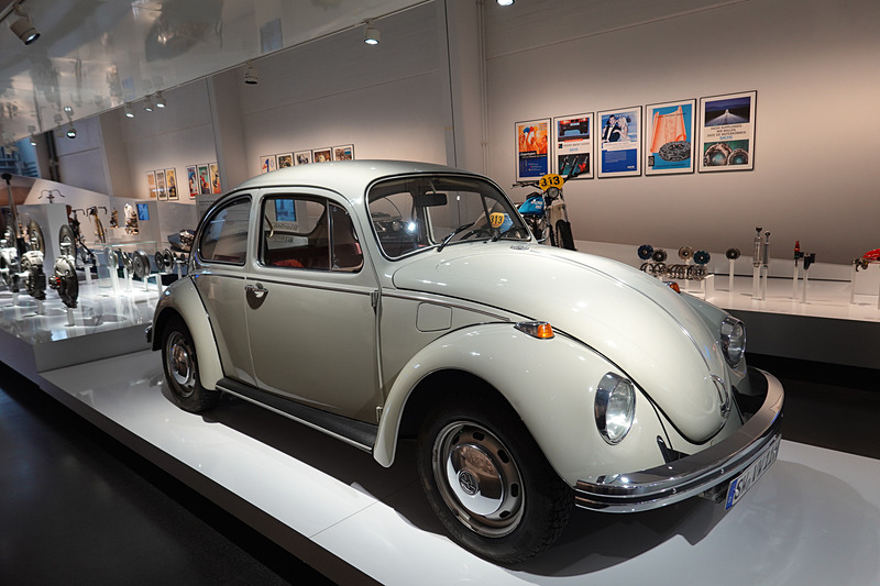 展示されているフォルクスワーゲン「ビートル」は、Saxomat方式のセミオートマチッククラッチが採用されている
