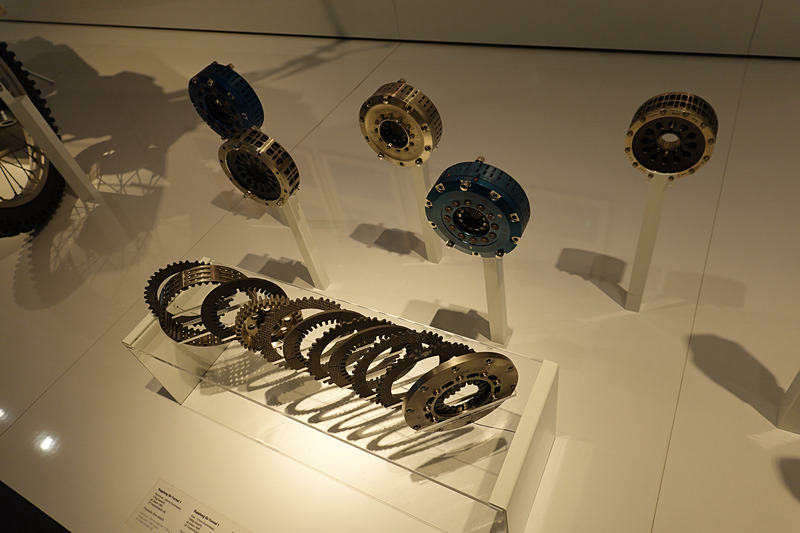 シューマッハ時代のフェラーリにクラッチやダンパーなどを供給