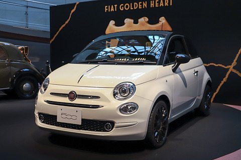 特別価格❗フィアット５００✨完璧仕上げ✨美品物✨全工程済✨完成品✨ケース付 フィアット120周年のお祝い。「500」「500C」の限定車「120th Tuxedo