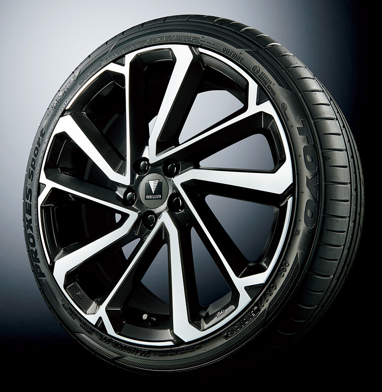 18インチ アルミホイール＆タイヤセット（MODELLISTA WingDancerXIII＆トーヨータイヤ PROXES Sport）：26万4000円