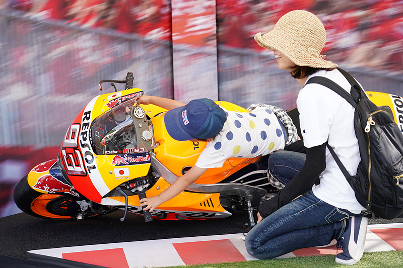 なりきり！MotoGPライダー