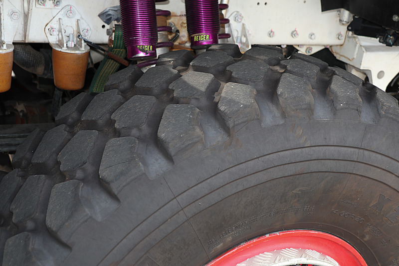 日野自動車の中型トラック「レンジャー」（500シリーズ）をベースとしたダカールラリー参戦車。ミシュランのトラック・バス用タイヤ「XZL」を装着している