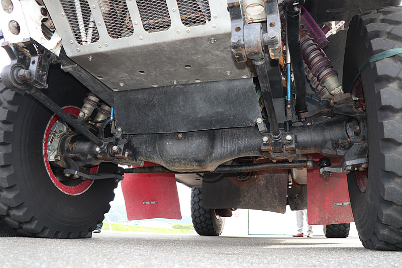 車体のサービスリッドなども開放され、過酷なラリーを戦うマシンの細部を見学できた