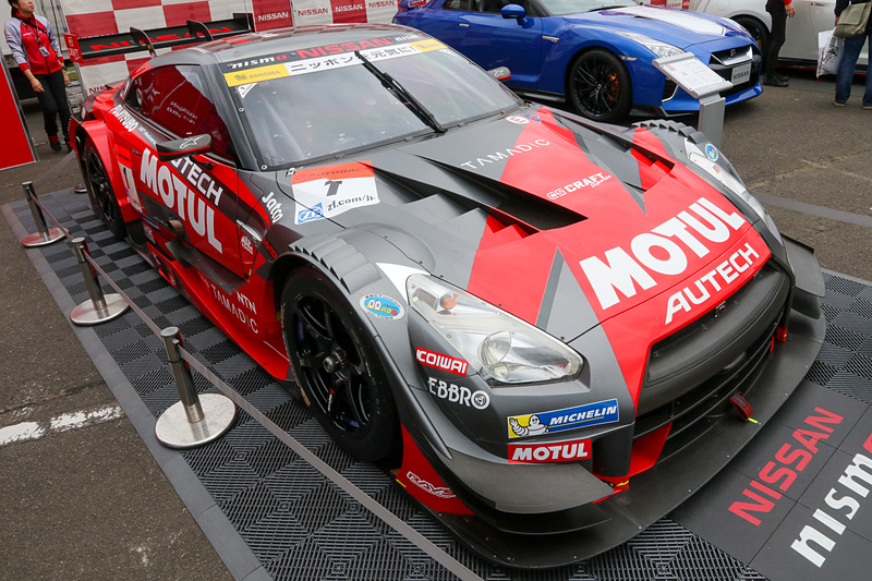 日産/ニスモのブースに展示されたのは2016年参戦のMOTUL AUTECH GT-R
