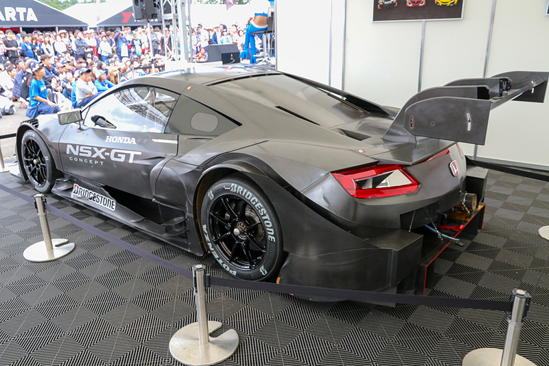 NSX CONCEPT-GT。排気が後方にあるなど、先日公開されたクラス1規定のNSX-GTとの違いが見られる