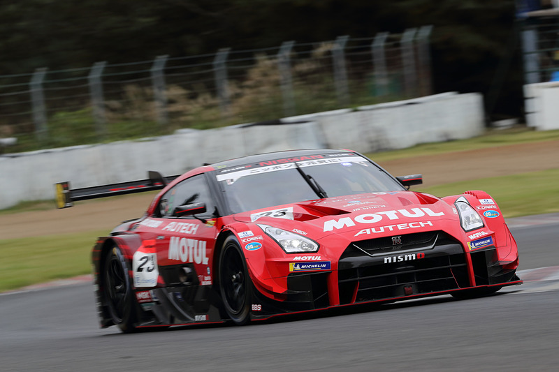 23号車 MOTUL AUTECH GT-R（松田次生/ロニー・クインタレッリ組、MI）は10位でQ1落ち