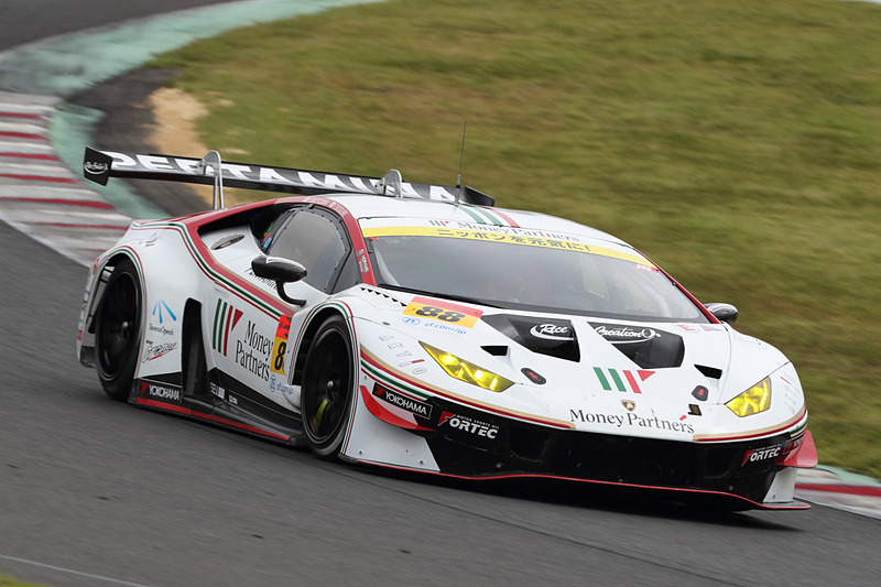 ポイントランキング2位の88号車 マネパ ランボルギーニ GT3（小暮卓史/元嶋佑弥組、YH）も13位