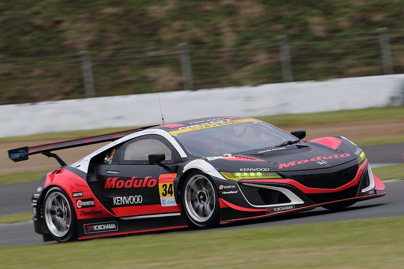 34号車 Modulo KENWOOD NSX GT3（道上龍/大津弘樹組、YH）
