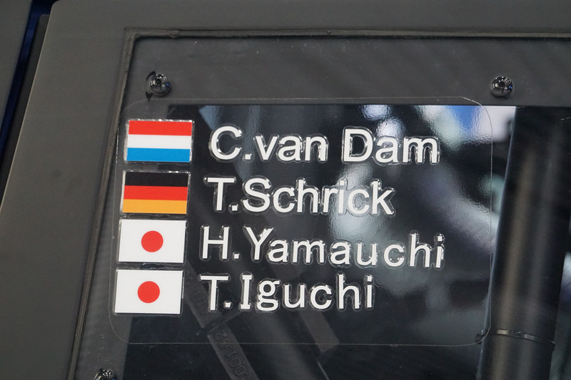 参戦車両のWRX STIが展示された