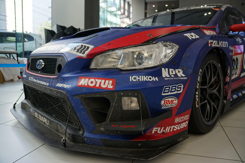 参戦車両のWRX STIが展示された
