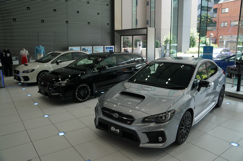 展示車両はWRX STI、レヴォーグ、S4