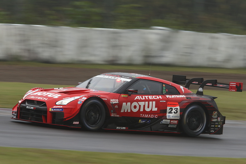 3位は23号車 MOTUL AUTECH GT-R