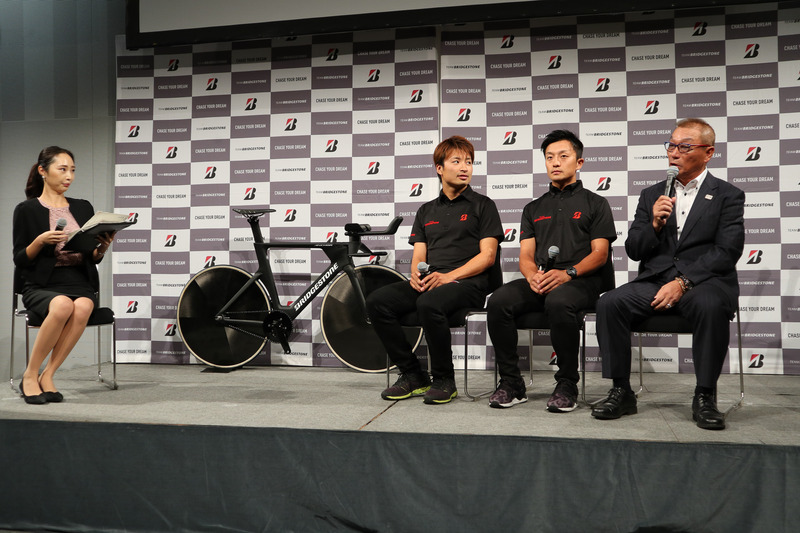 公益財団法人 日本自転車競技連盟 トラック委員会委員長 中野浩一氏、TEAM BRIDGESTONE Cycling 窪木一茂選手、TEAM BRIDGESTONE Cycling 橋本英也選手によるトークセッション
