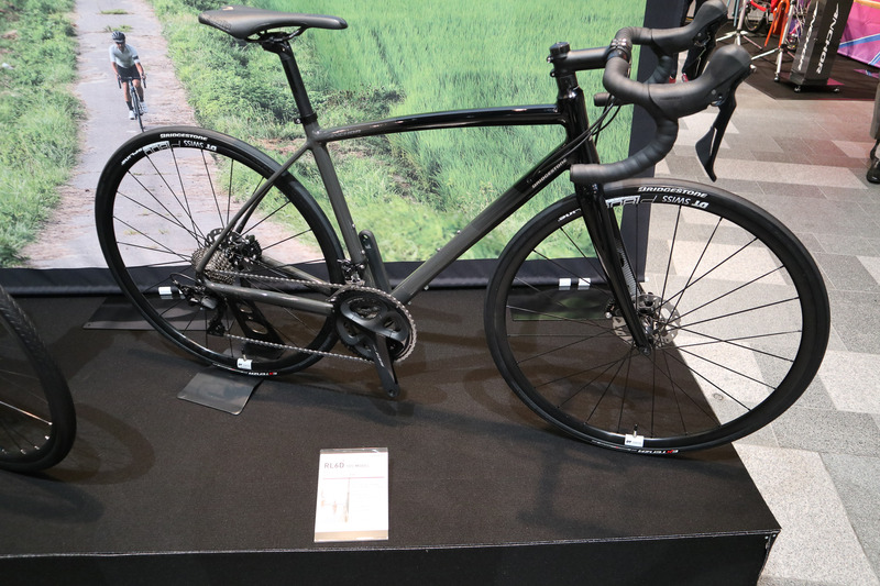 フレーム単体のほか、コンポーネント違いがある