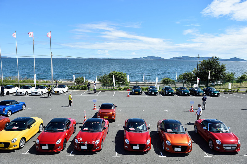 開催地は愛知県蒲郡市にあるスパ西浦モーターパークというサーキット。コペンに縁がある場所であり、目の前には三河湾が広がるきれいなサーキットだ