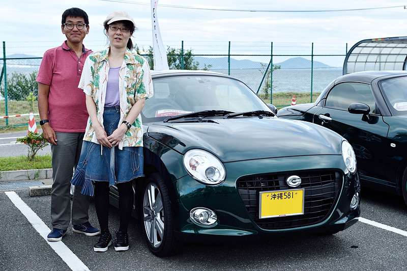 與那嶺淳さん（左）