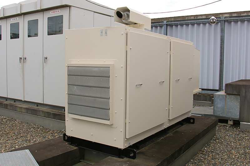 非常用発電装置は想定外の使い方で大きな負荷をかけてしまったため、すでにオーバーホールを手配済み。1回のオーバーホールで100万円ほどの出費になるという
