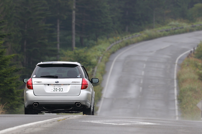 ビーナスラインのツイスティなワインディングを小気味よく走る