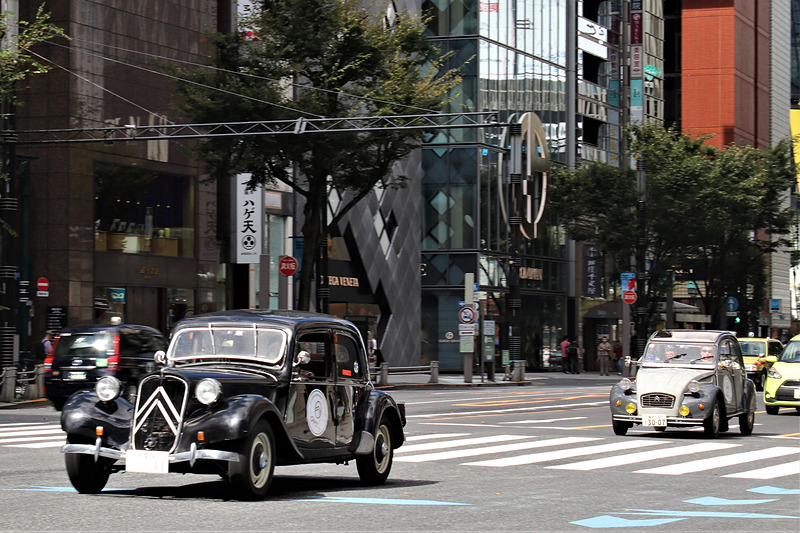 さすがににフランスでもトラクションアヴァンを見かけなくなった